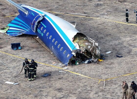 Presidente da Rússia se desculpa por queda de avião no Cazaquistão 19