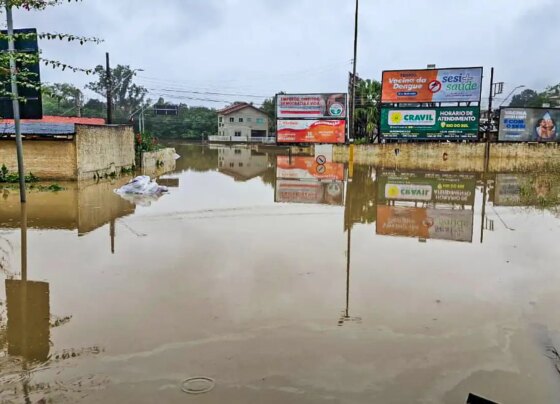 Fortes chuvas causam transtornos no Litoral Norte de SC 11