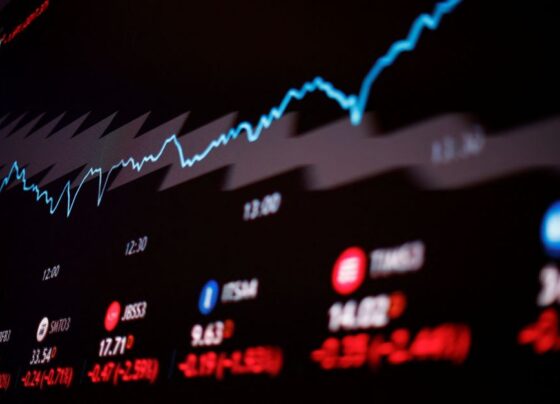 Ibovespa sobe 0,86% aos 126.308 pontos; dólar cai 0,2% 4