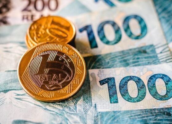Lula assina decreto que reajusta o salário mínimo em 2025; veja o valor 6