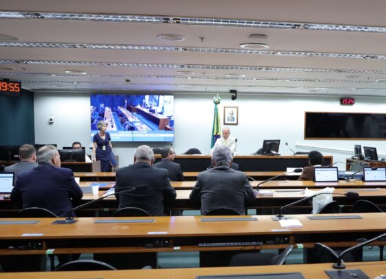 Projeto que proíbe condenados de lucrarem com produções culturais sobre crimes é aprovado em comissão da Câmara 1
