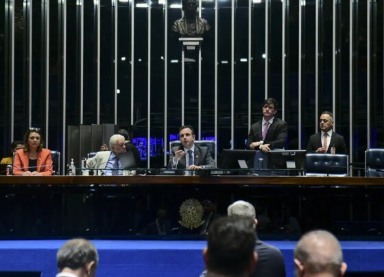 Senado aprova PEC do corte de gastos e restrição do PIS/Pasep 3