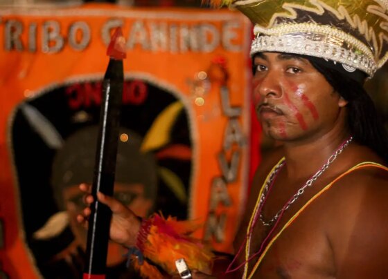 Caboclinhos e indígenas celebram tradição ancestral no Recife 25