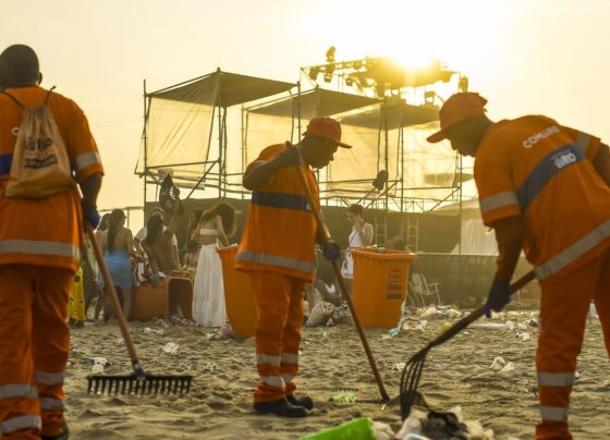 Comlurb recolhe 1,2 toneladas de lixo das praias do Rio no réveillon 19