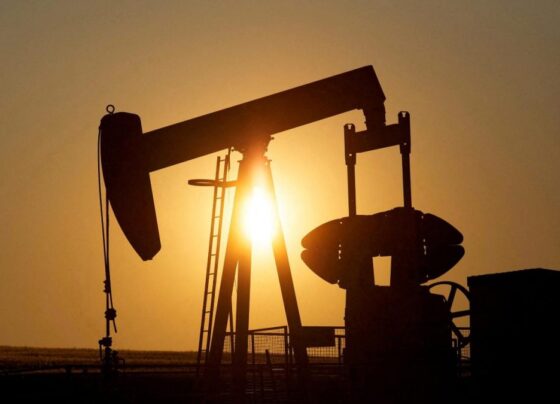 Como as Grandes Petrolíferas Lucram Duas Vezes com a IA — Usando e a Alimentando 16
