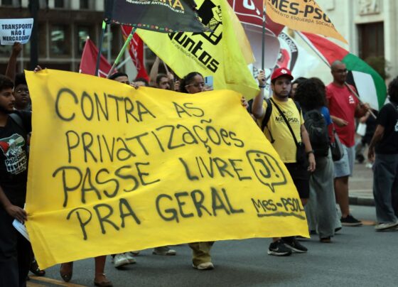 Estudantes protestam contra aumento da tarifa de ônibus em São Paulo 19