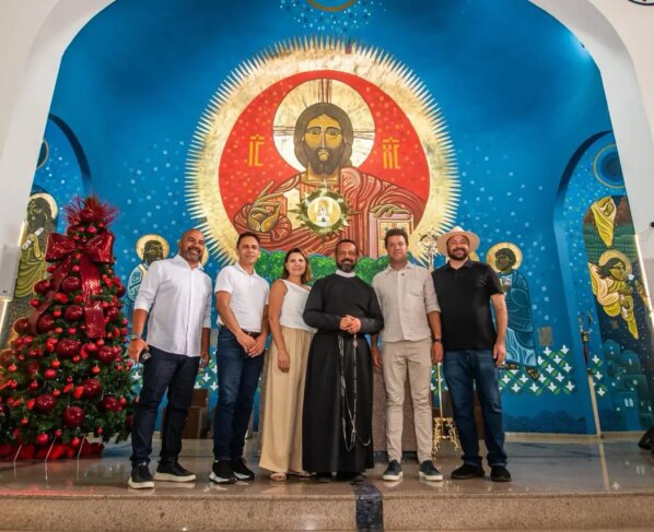 Comitiva esteve no Santuário do Rocio sendo recebida pelo reitor Padre Dirson (Foto: Moyses Zanardo/Prefeitura de Paranaguá)