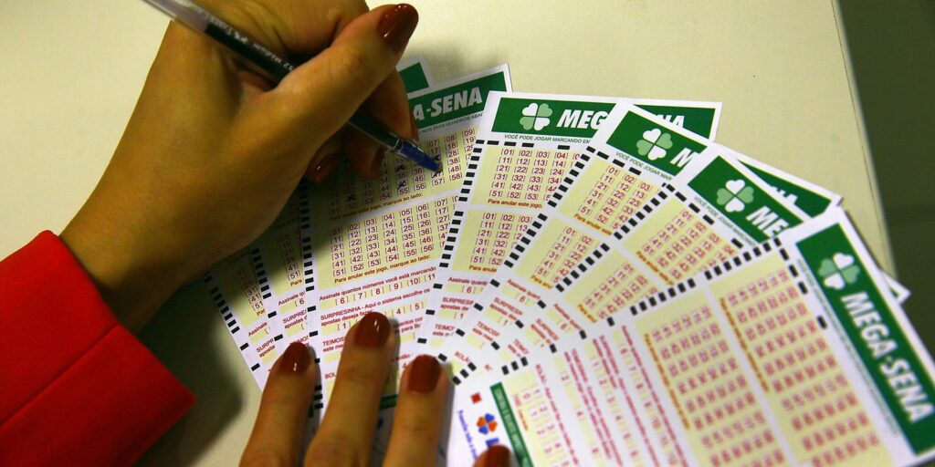 Mega-Sena acumula para R$ 112 milhões; confira os números sorteados 1