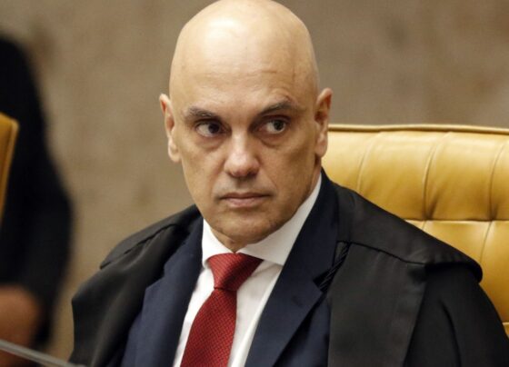 Moraes autoriza visitas de filhos e enteada a Bolsonaro 23
