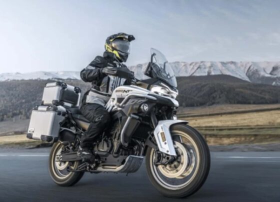 No Brasil em 2026, CFMoto revela moto com suspensão semiativa 6