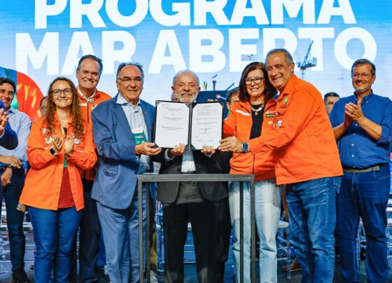 Petrobras assina contrato bilionário para fabricar navios no RS 15