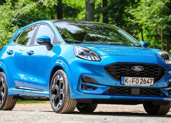 Reino Unido cresce 3,5% em 2025, com recorde de elétricos e Ford no topo 3