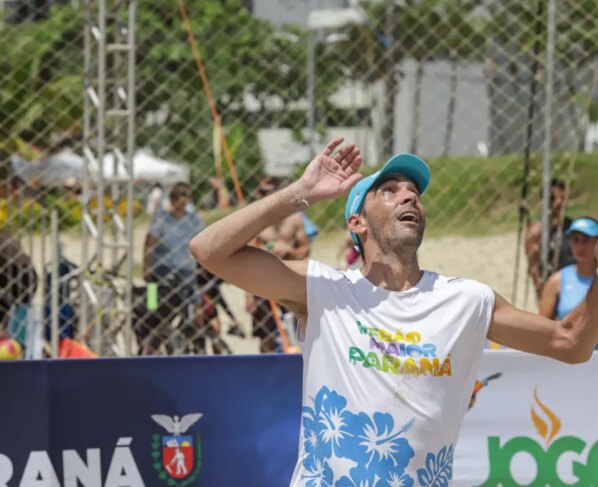 A programação desta semana começa com a Escolinha de Surf, que acontece de 9 a 11 de janeiro, na praia de Ipanema, em Pontal do Paraná (Foto: Roberto Dziura Jr/AEN)