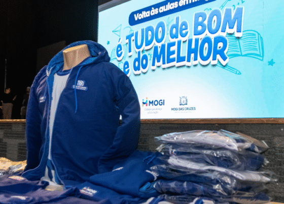 Prefeita Mara Bertaiolli apresenta novos kits de uniforme aos gestores da rede municipal de ensino 5