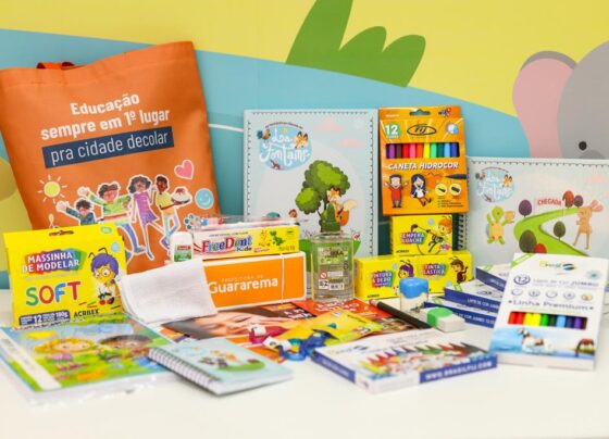 Alunos de Guararema recebem kits de material escolar, didático e uniformes na volta às aulas 9
