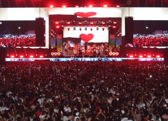 Poá Fest reúne mais de 30 mil pessoas em noite histórica com Menos é Mais 5