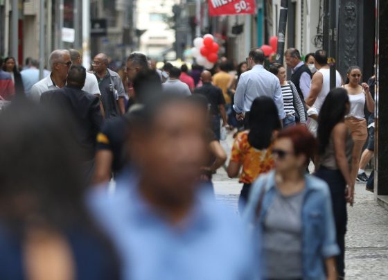 Abono salarial começa a ser pago para nascidos em março e abril 20