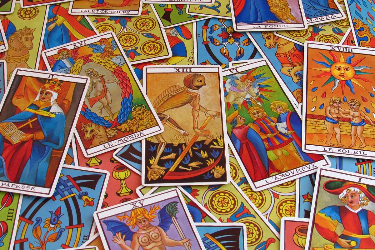 Tarô mensal: previsões de dinheiro para seu signo - 04/05/2026 - Astrologia 2