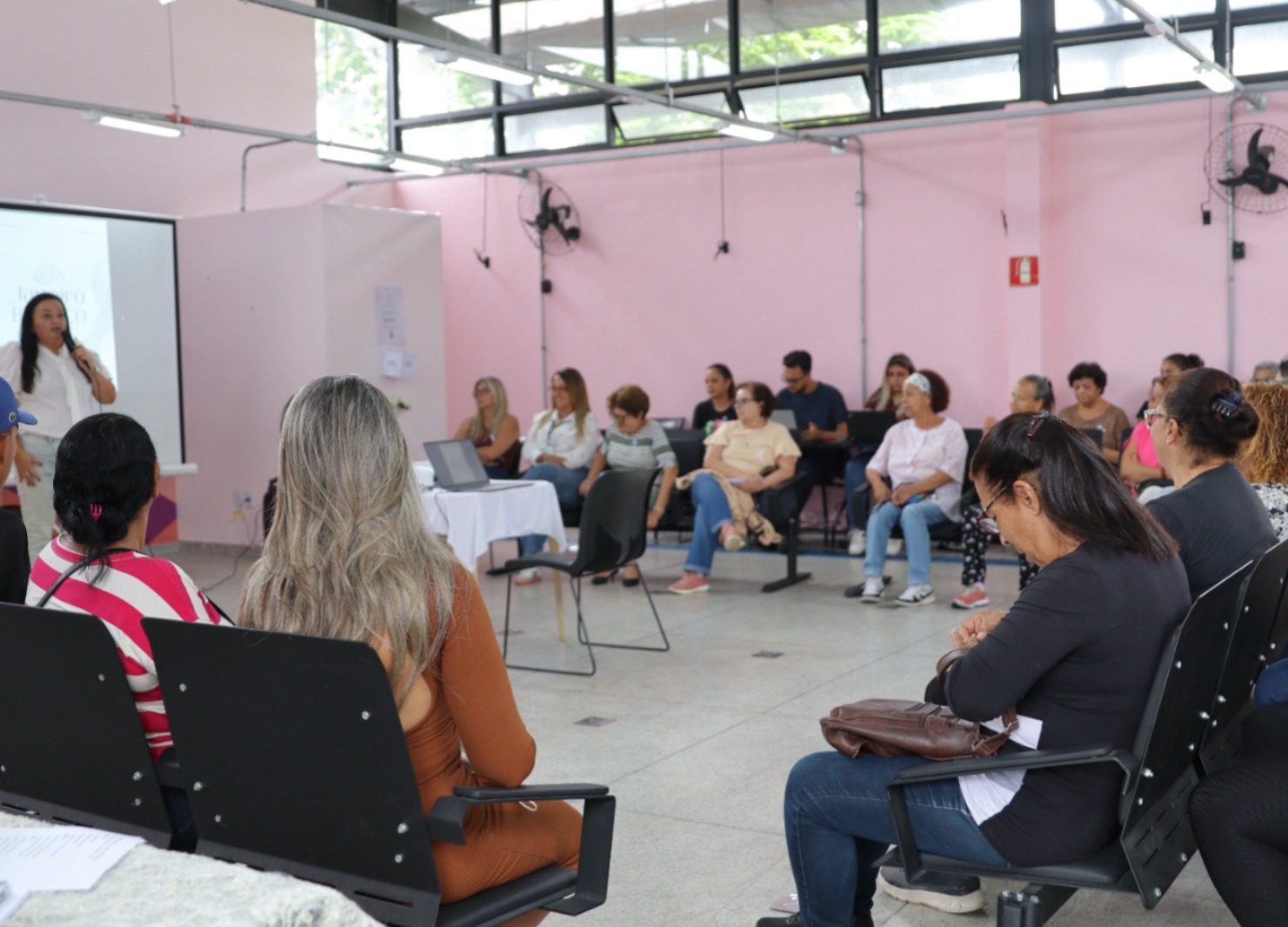 Casa da Mulher promove palestra especial sobre os desafios da maternidade em Ferraz 1