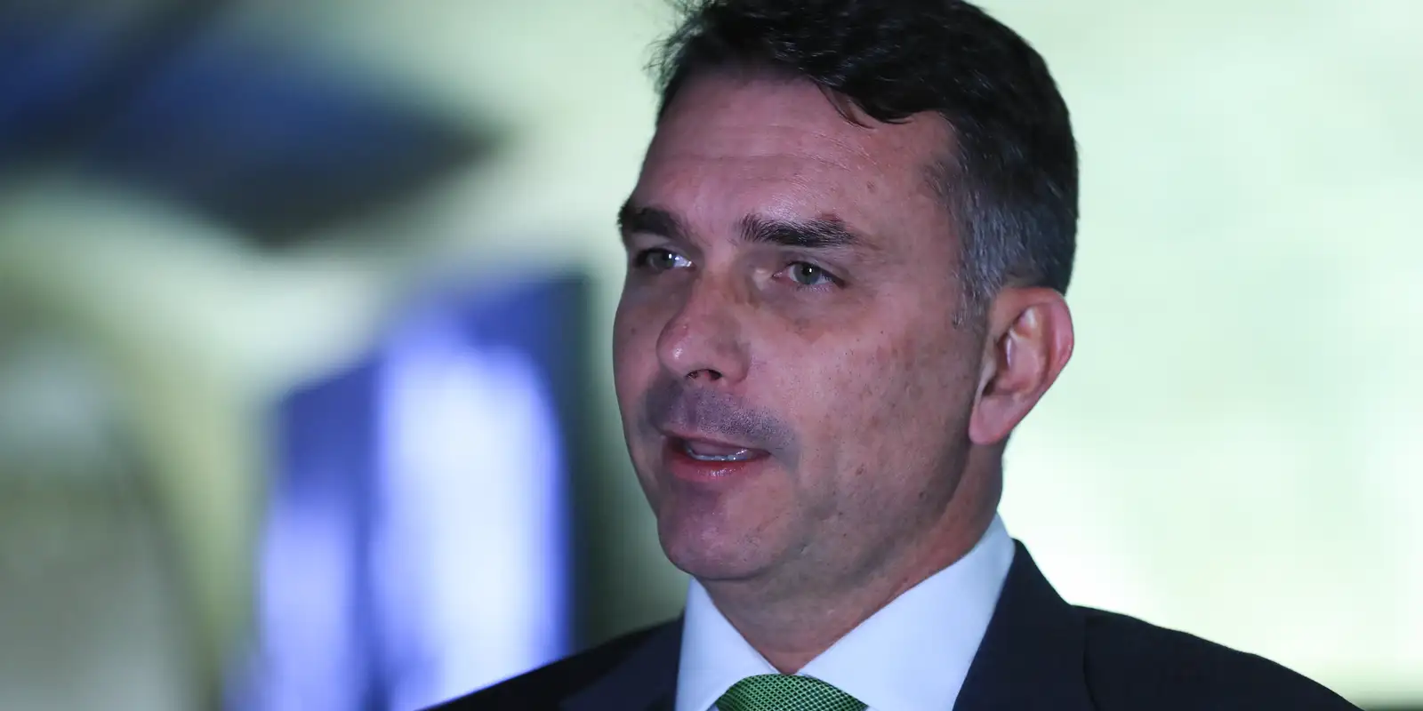 Deputados pedem investigação sobre relação entre Vorcaro e Flávio 3