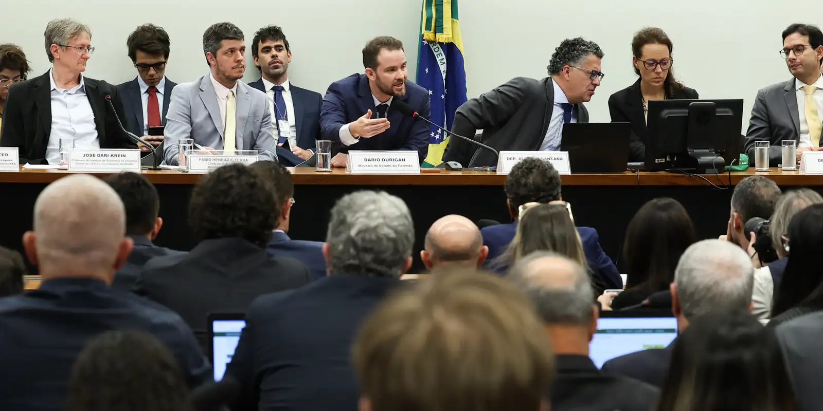 Durigan diz ser contra qualquer compensação ao fim da escala 6x1 5