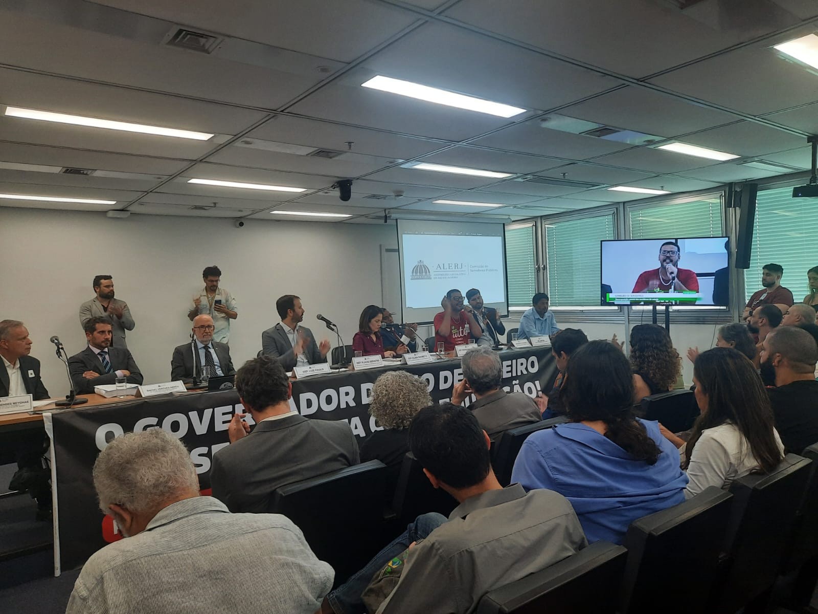 Governo do Rio desautorizou entrada da PGE-RJ como amicus curiae em ação sobre piso do magistério no STF, diz deputado 1
