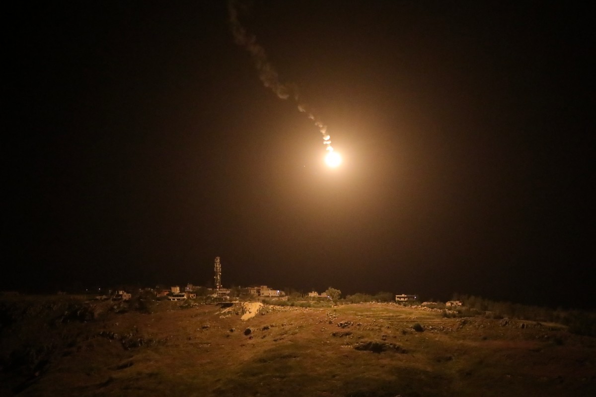 Israel intensifica ataques no Líbano, e Hezbollah responde com ofensiva de drones apesar do cessar-fogo em vigor 1