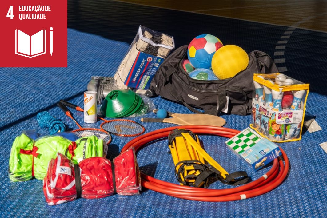 Itaquá entrega de kits esportivos e recreativos para fortalecer atividades nas escolas municipais 7