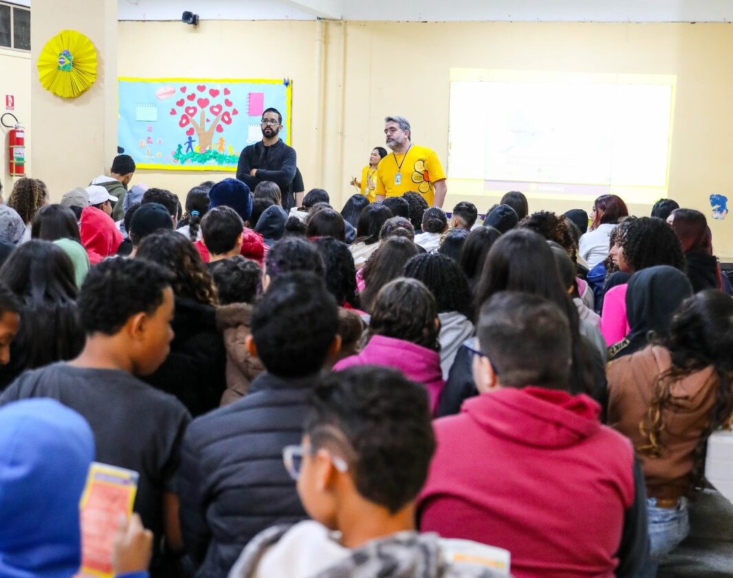 Maio Laranja promove conscientização sobre combate ao abuso infantil em escola estadual de Ferraz 11