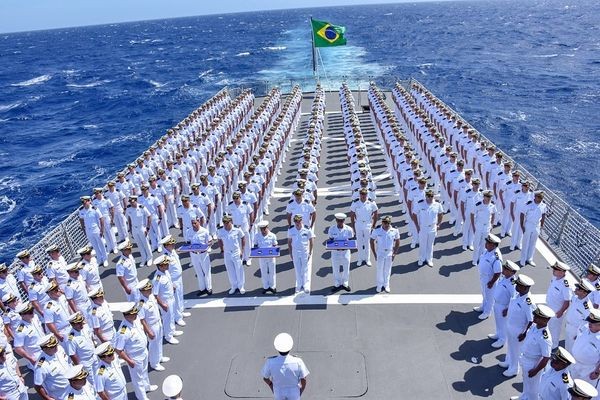 Marinha tem dez vagas para ambos os sexos em concurso de nível médio técnico 3