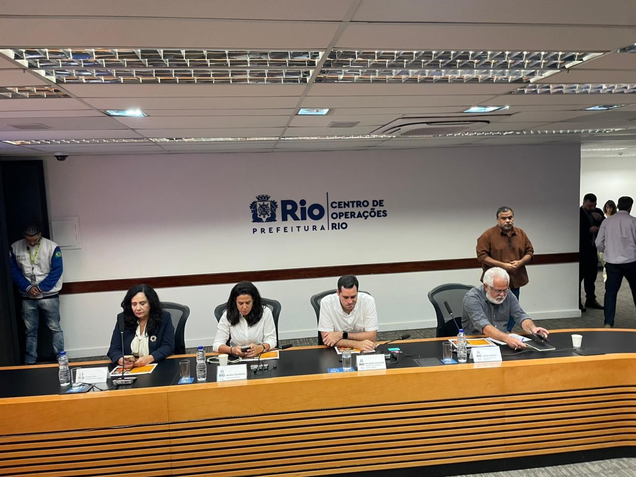 Ônibus municipais do Rio: com o fim do uso do dinheiro, prefeito orienta que usuários se programem para as viagens e anuncia linha teste 1