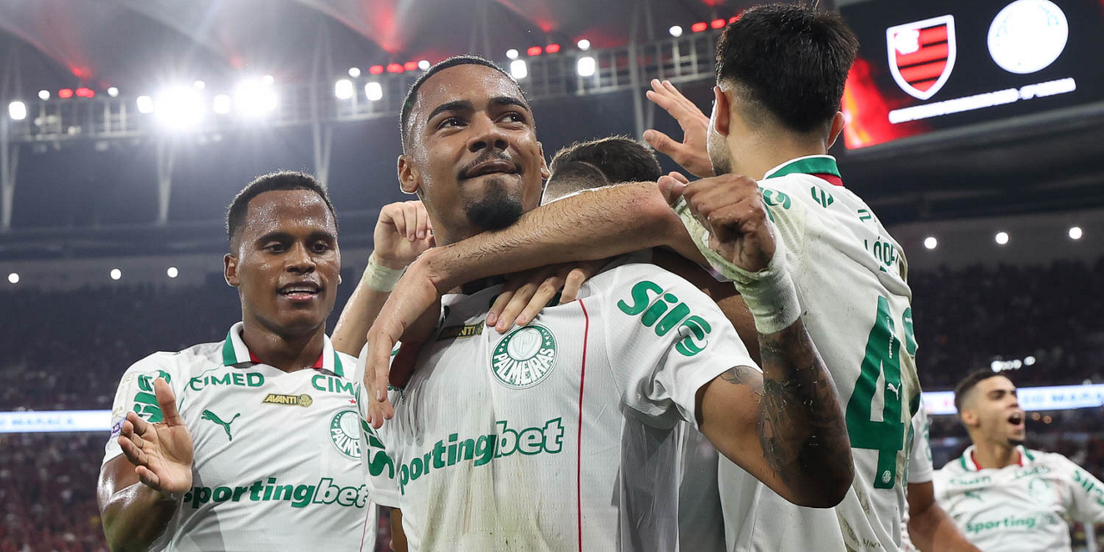 Palmeiras derrota Fla e amplia vantagem na liderança do Brasileiro 15
