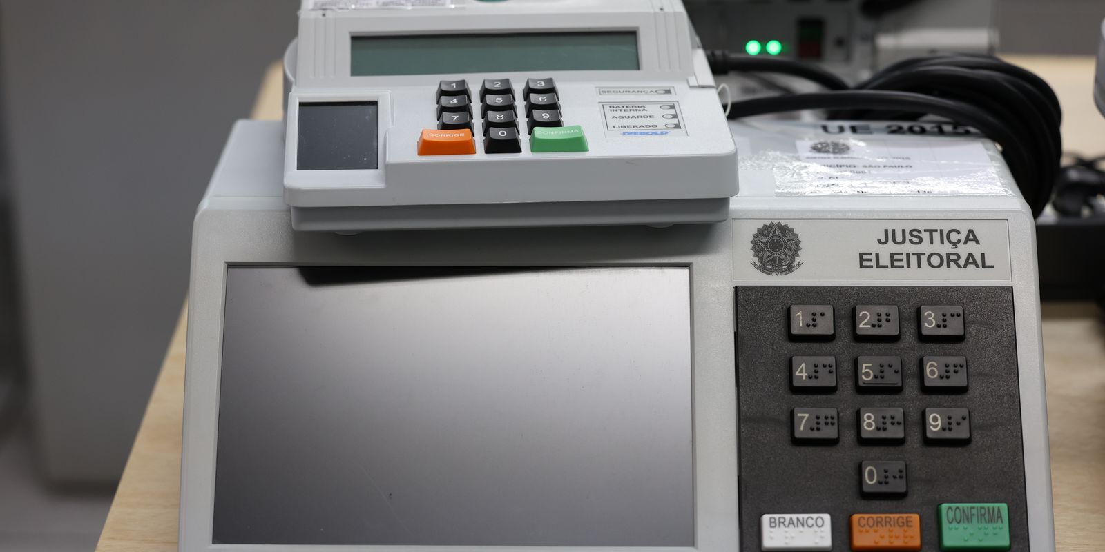 Pesquisa aponta que fake news sobre eleições miram urnas eletrônicas 5