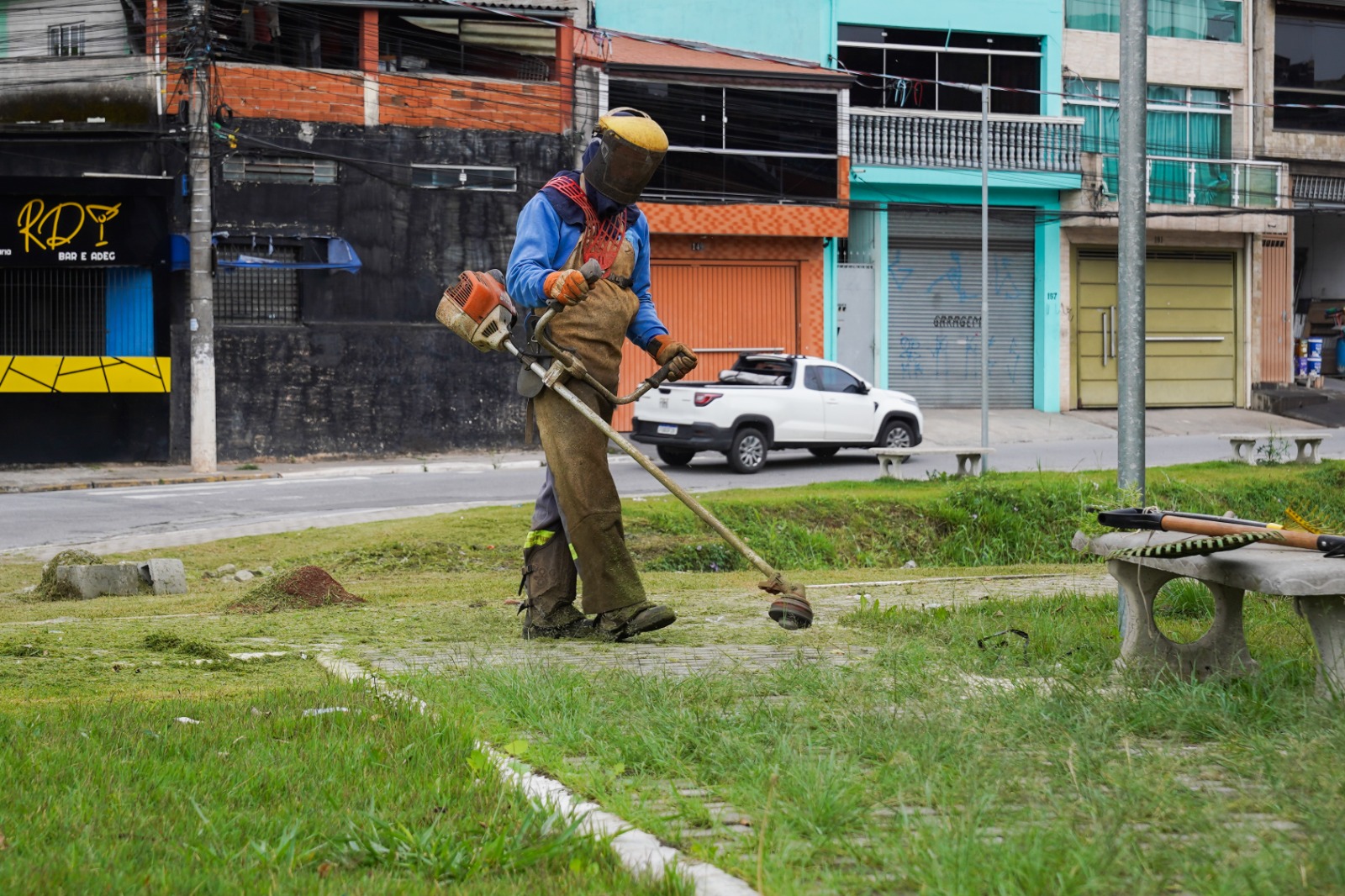 Prefeitura de Ferraz intensifica serviços de zeladoria e revitaliza área na Rua Mariana Ascoli Rotuno 3