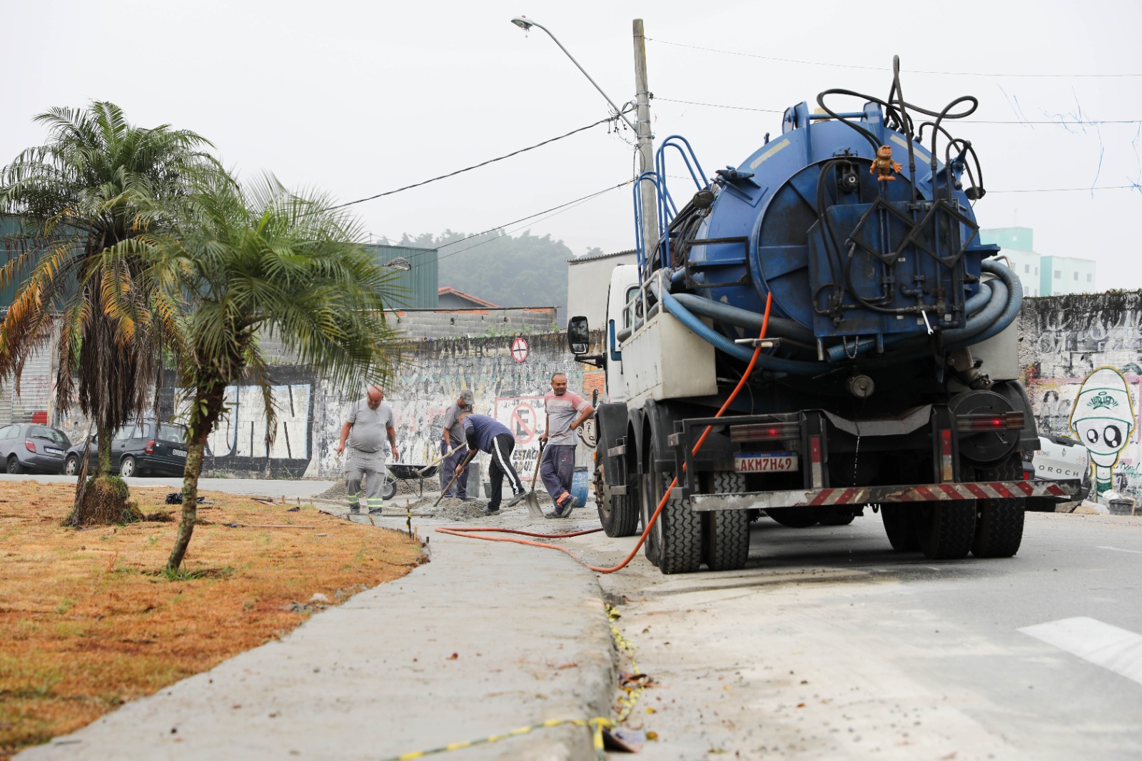 Serviços Urbanos realiza obra de revitalização na Rua Firminiano de Moraes Pinto, no Jardim Ferrazense 1
