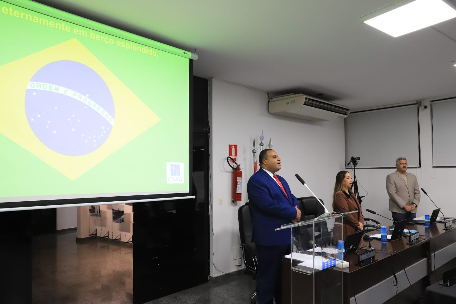 Vereadores de Arujá aprovam recursos para recapeamento da avenida Behr Brasil e investimentos no social 1