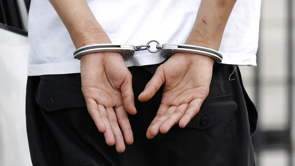 Influenciadora e o ex-marido são presos por estupro contra os filhos 3