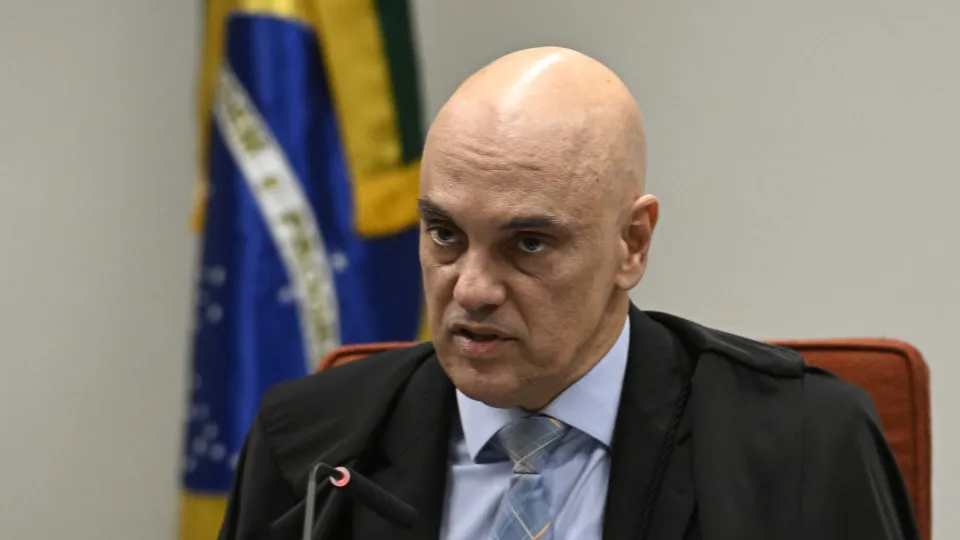Moraes dá 90 dias para PF concluir perícia de vídeos de operação mais letal no Rio 5