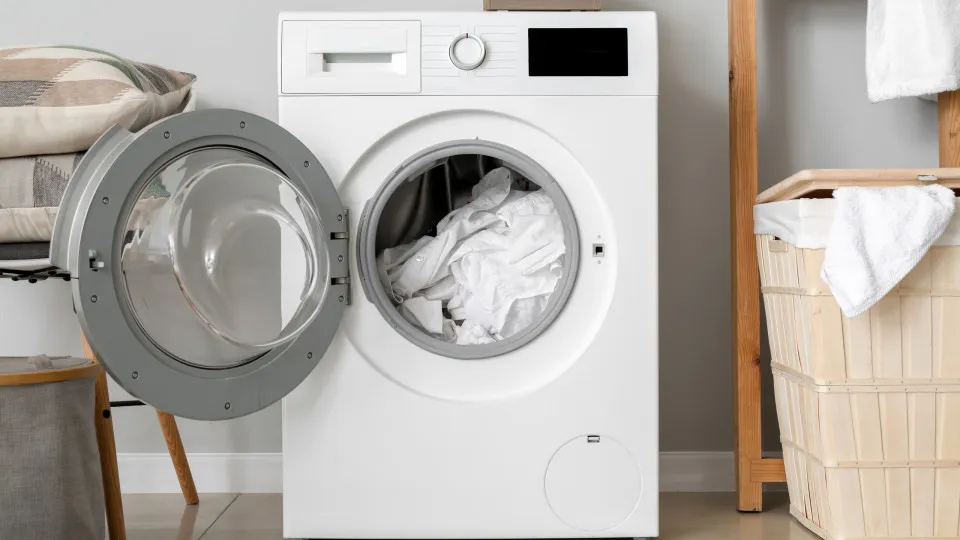 Roupa sai da máquina com mau cheiro? Veja o que pode estar errado 1