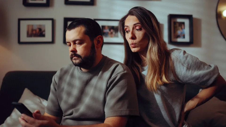 É assim que cada signo do zodíaco reage quando fica com ciúmes 11
