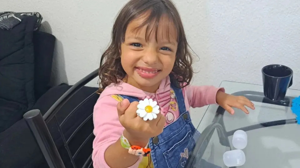 Menina morta pela mãe e padrasto foi enterrada viva, aponta perícia 3