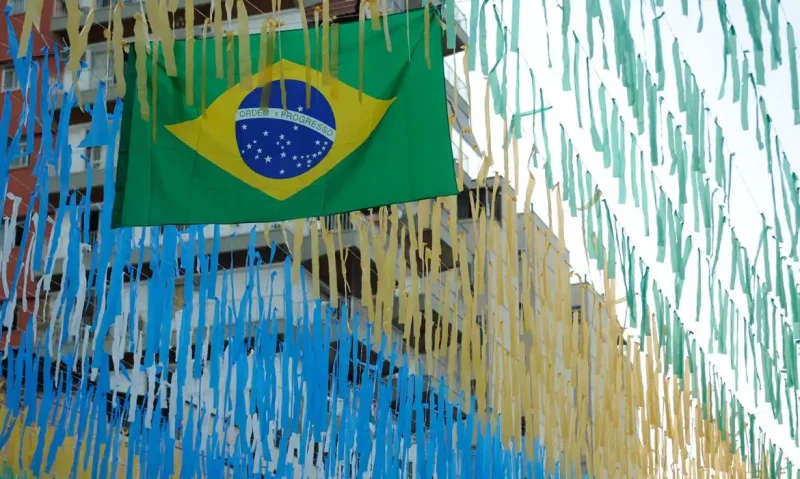 Brasil estreia na Copa neste sábado; confira os pontos de transmissão no Litoral 9