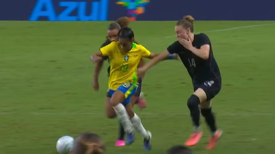 Brasil perde para os EUA em amistoso marcado por quatro expulsões e grande presença da torcida na Arena Castelão 3