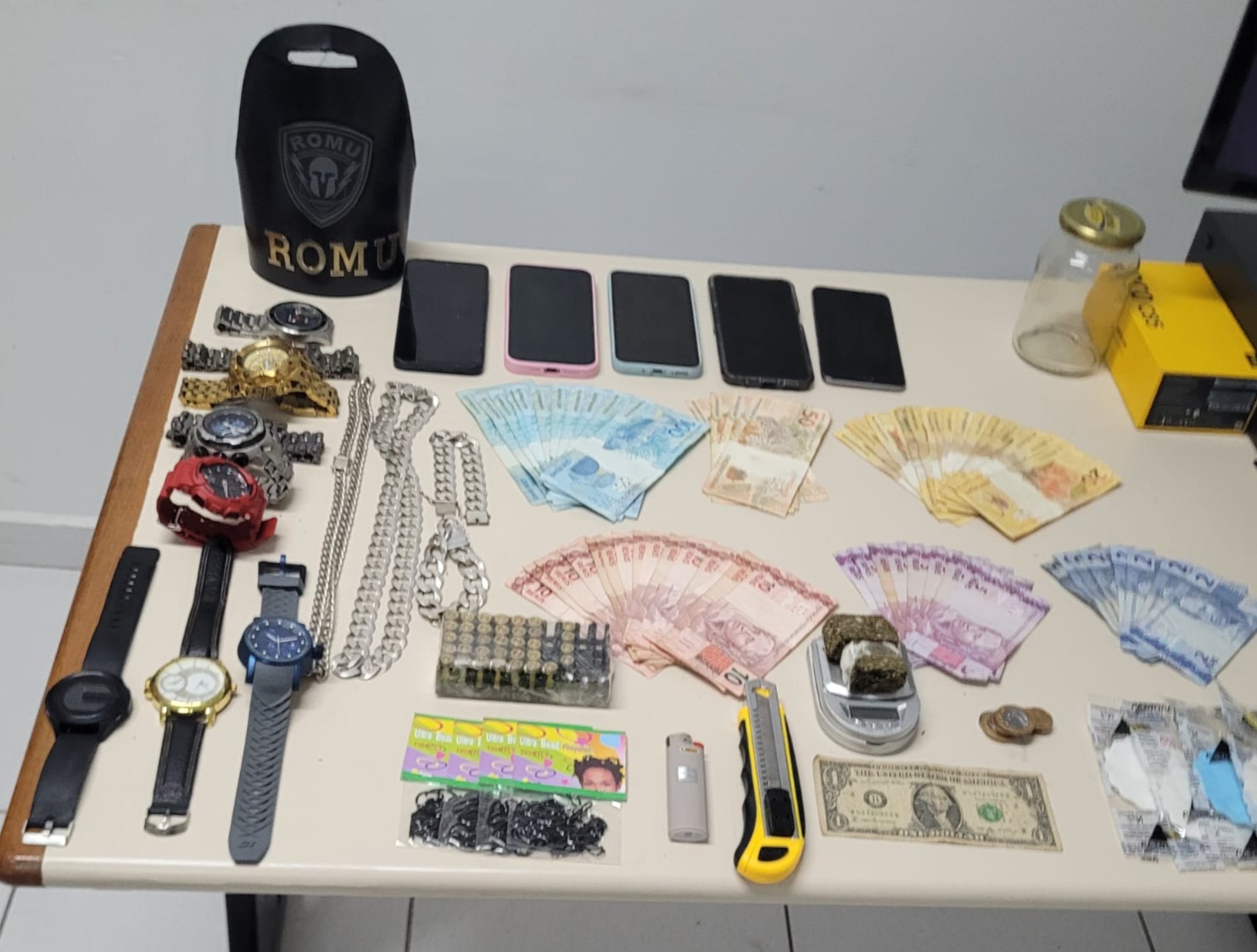 Cheiro de maconha leva Romu a apreender munições e drogas na Ilha dos Valadares 19