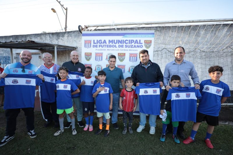 Prefeitura de Suzano inicia distribuição de uniformes a mais de 2 mil alunos de escolinhas de futebol 9