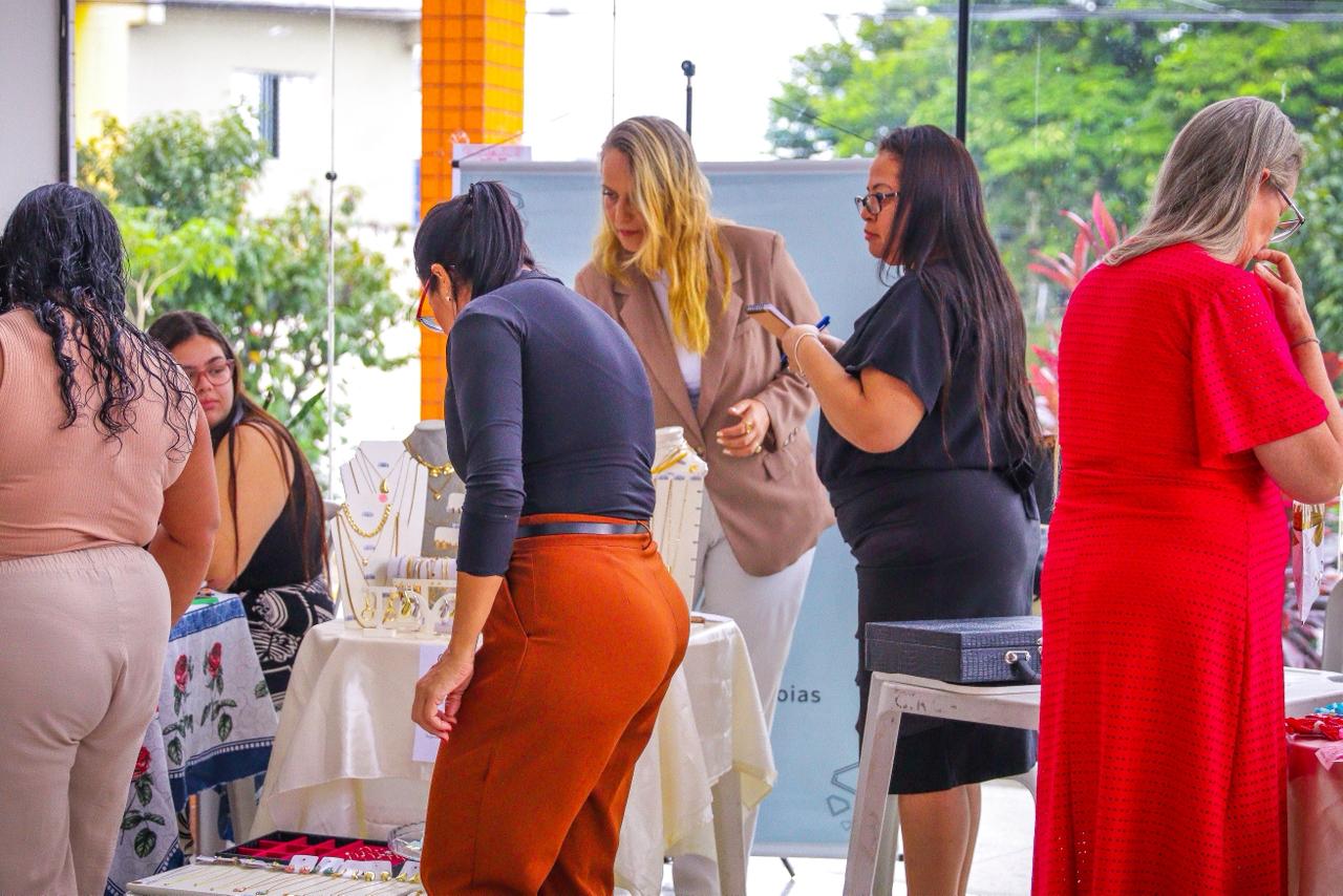 Feira de empreendedores especial de Dia dos Namorados movimenta o Paço Municipal e fortalece a economia local ferrazense 9