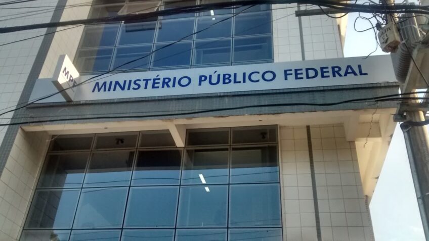 Férias e folgas de juízes e procuradores podem somar 6 meses ao ano