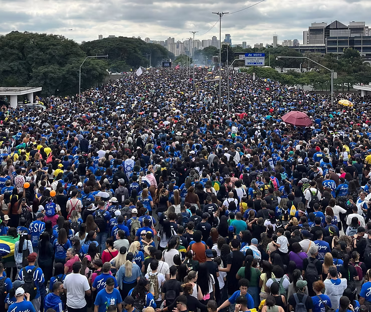 Mais de dois milhões de fiéis participaram da "Marcha para Jesus" em São Paulo 13