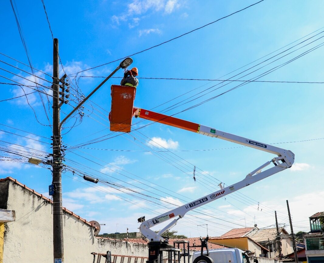 Serviços Urbanos reforça iluminação pública na Rua José Masi de Ferraz 1