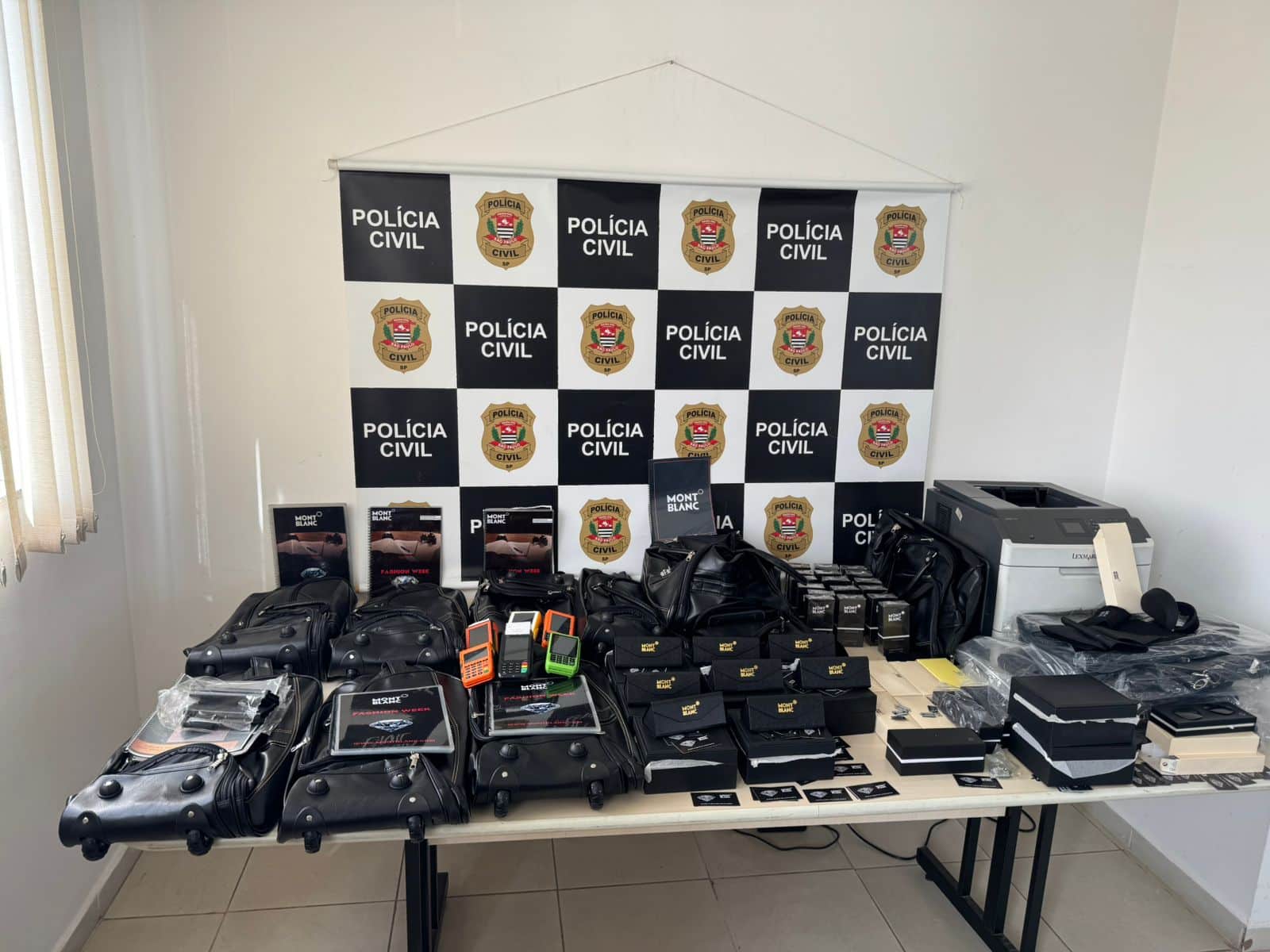 Suspeito de aplicar golpes com venda de produtos de luxo falsificados é preso em SP 19